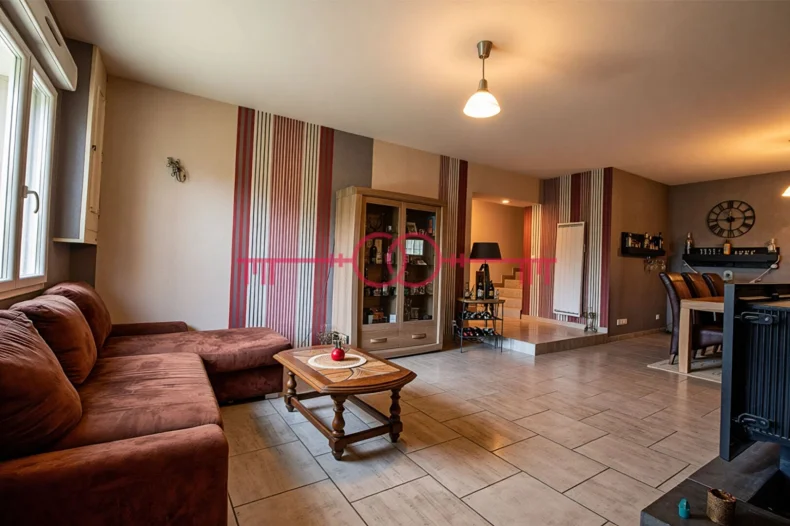 Maison 8 pièces à Thibie - photo 3