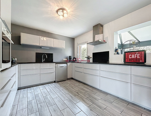 Pavillon sur-sous sol partiel semi-enterré à Ville-en-Selve - photo 5