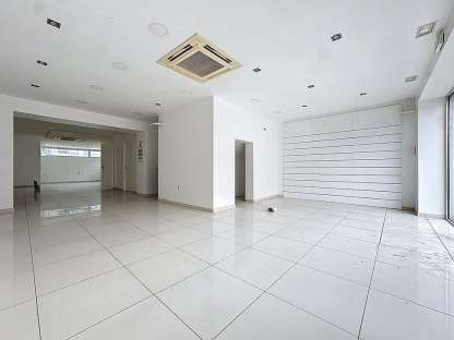 Local commercial Reims 95.40 m2 - photo 3