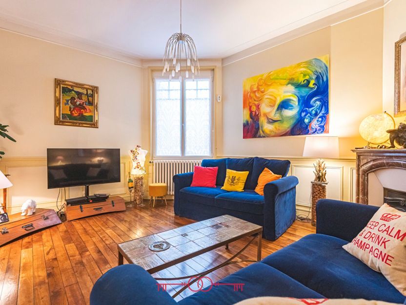 A VENDRE - EN EXCLUSIVITE - MAISON DE CARACTERE EN HYPER CENTRE SECTEUR CATHEDRALE - photo 4